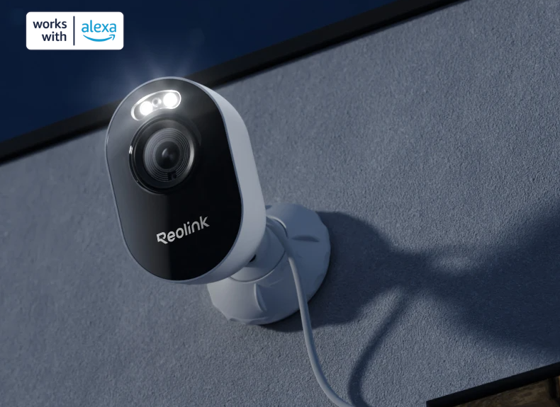 Reolink Lumus security camera product photo